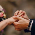 Quais são os critérios para montar uma lista de convidados de casamento?