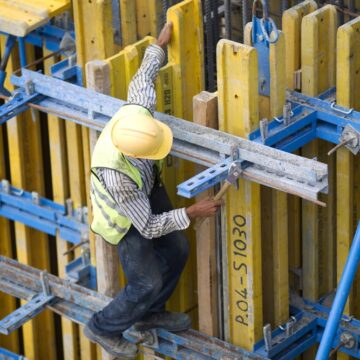 quanto suporta uma braçadeira fixa de andaime